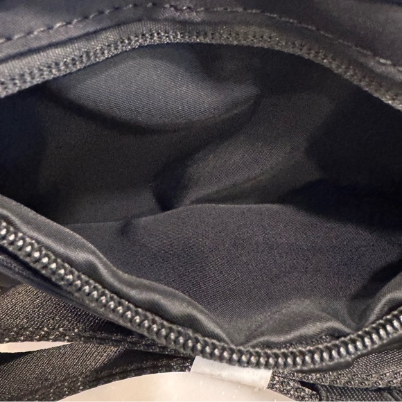 NEW LULULEMON Everywhere Belt Bag Black NWT Silver Hardware Dual Zip Pulls - Picture 6 of 10